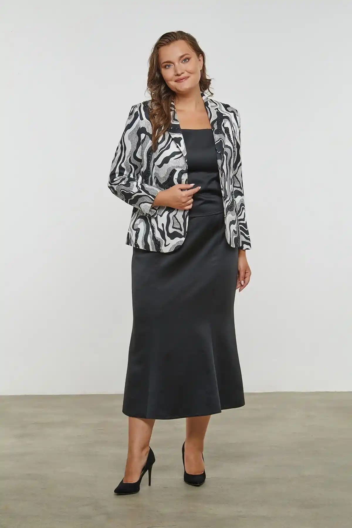 Miyoro Büyük Beden Üçlü Takım Desenli Şıklık ve Konfor Sunar