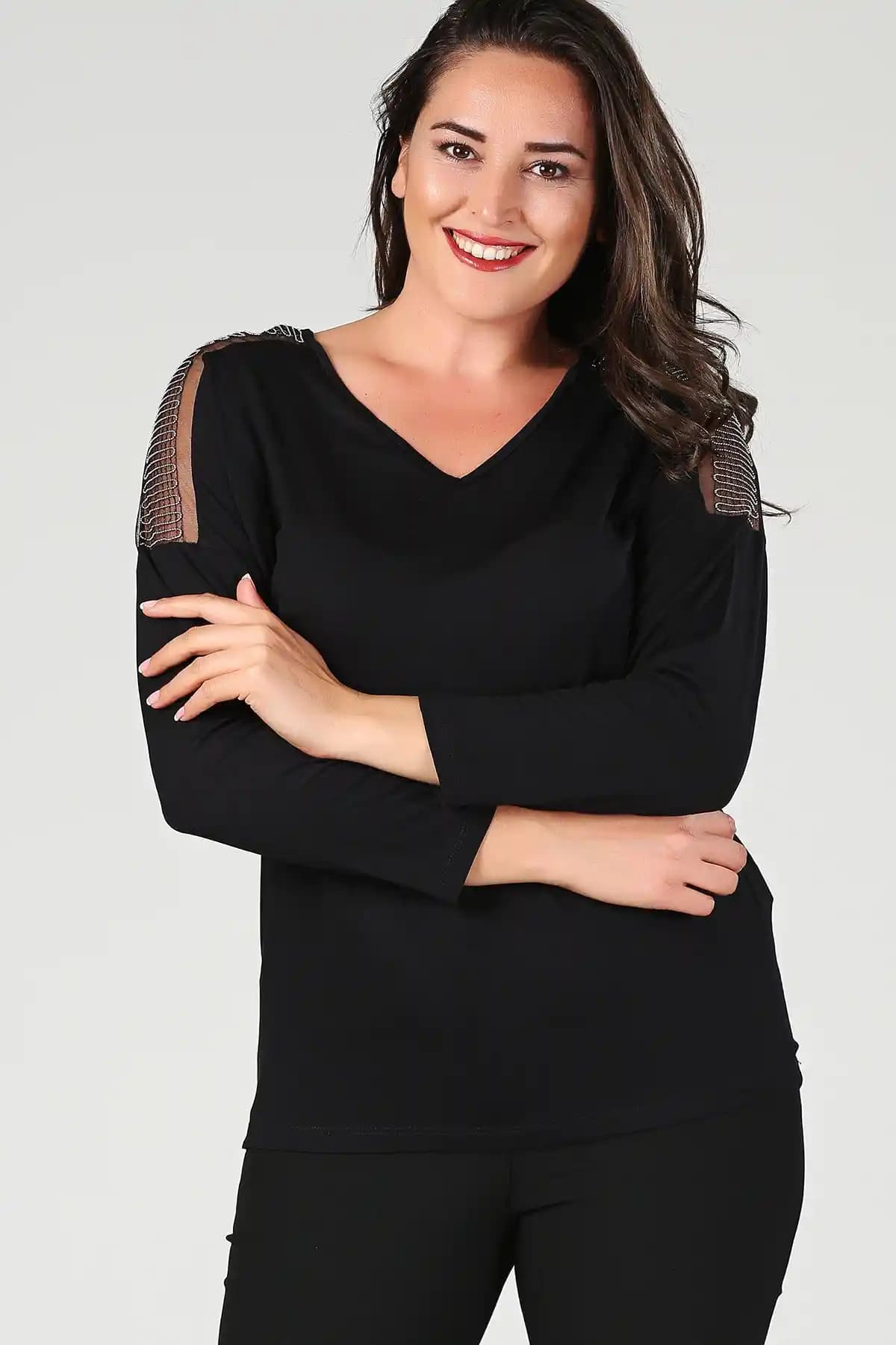 Moda Cazibe Kadın Siyah Omuz Zincir Tül Uzun Kol Bluz Modern ve Rahat Tasarım