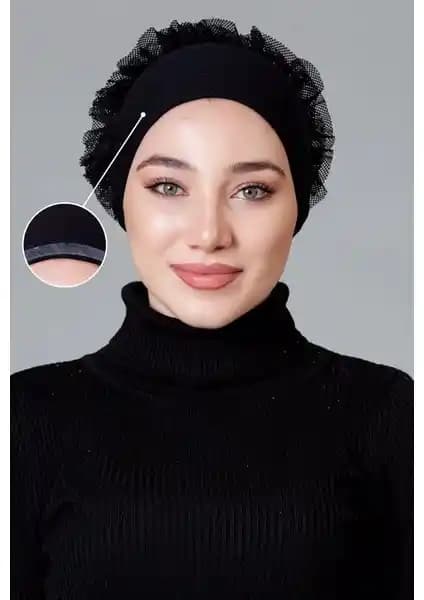 Nanak Siyah Likralı Fırfırlı Kaymayan Bone: Şıklık ve Konforun Birleştiği Günlük Aksesuar