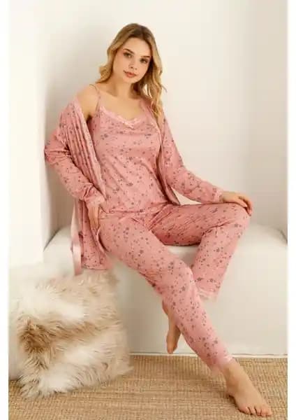 Nisanca Sabahlıklı Dantel Detaylı Pegasus Kadın Pijama Takımı: Rahatlık ve Şıklığın Buluşması