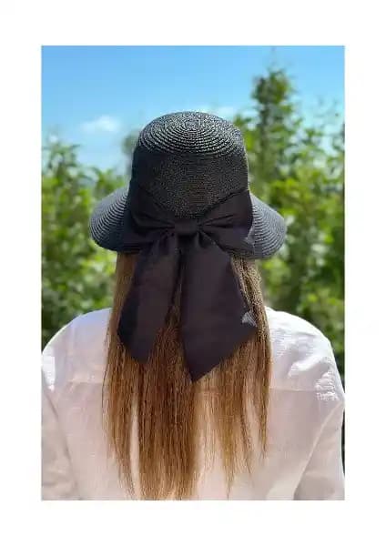 Novon Hasır Fiyonklu Laura Şapka: Yaz Ayları İçin Şık ve Rahat Kadın Aksesuarı