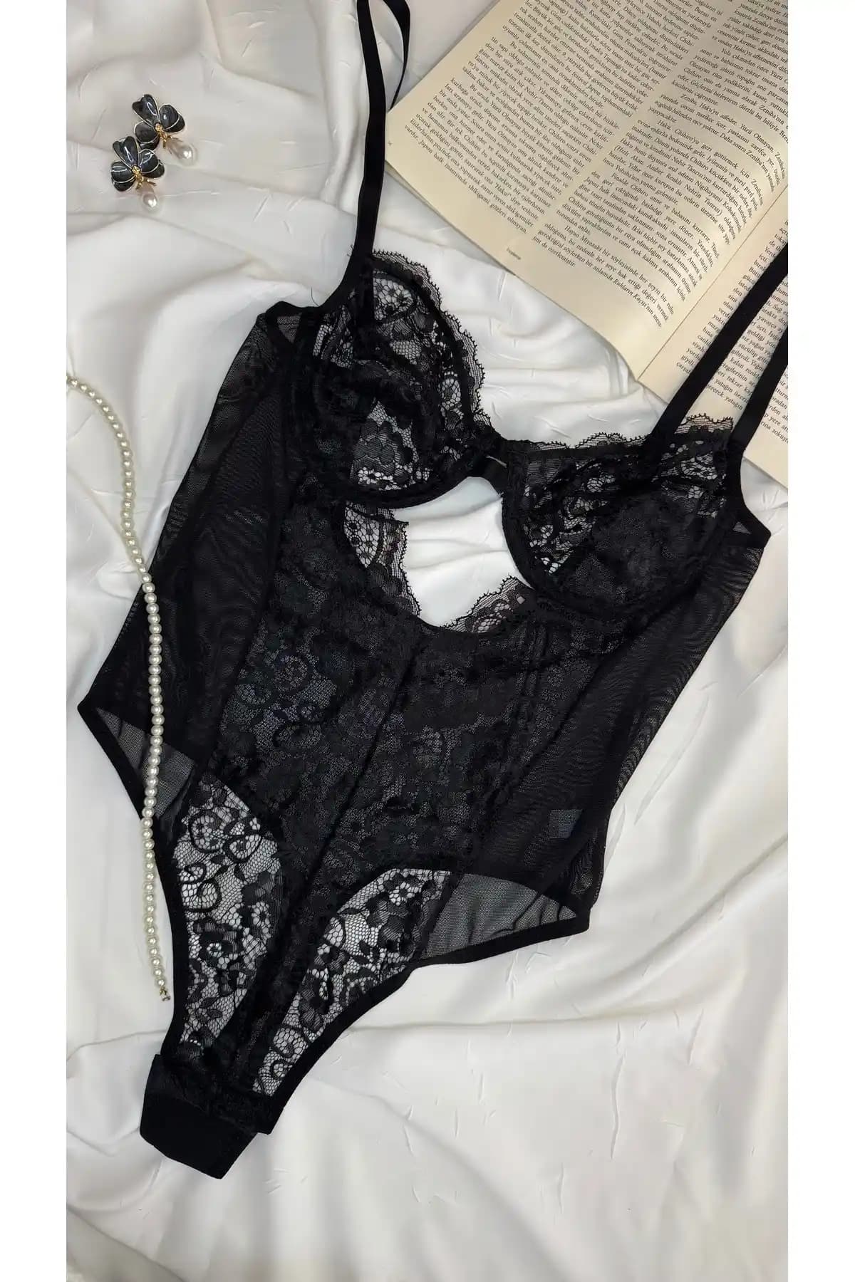 Rozenin Lingerie Siyah Dantelli Balenli Transparan Bodysuit - Şıklık ve Konforun Buluşması