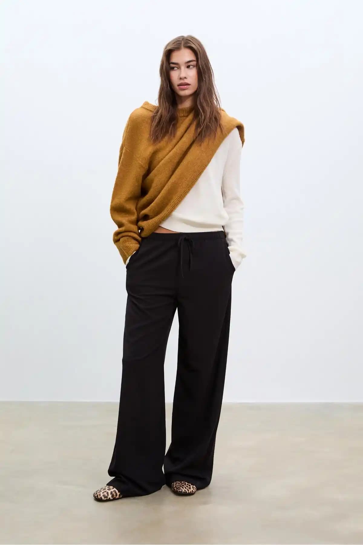 Stradivarius Uzun Dökümlü Şık Pantolon Modern Günlük Kullanım İçin Uygun