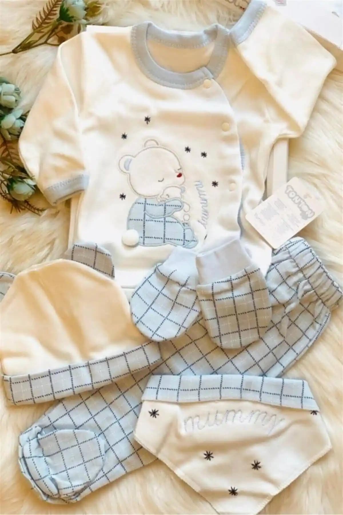 Tonton Mavi Erkek Bebek 5'li Hastane Çıkışı Seti: Konfor ve Şıklığın Bir Arada Sunumu