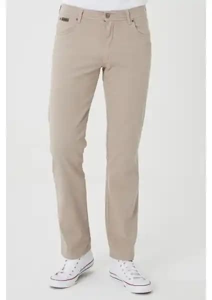 Wrangler Arizona Düz Kesim Pantolon Günlük Şıklık ve Konfor Sunar