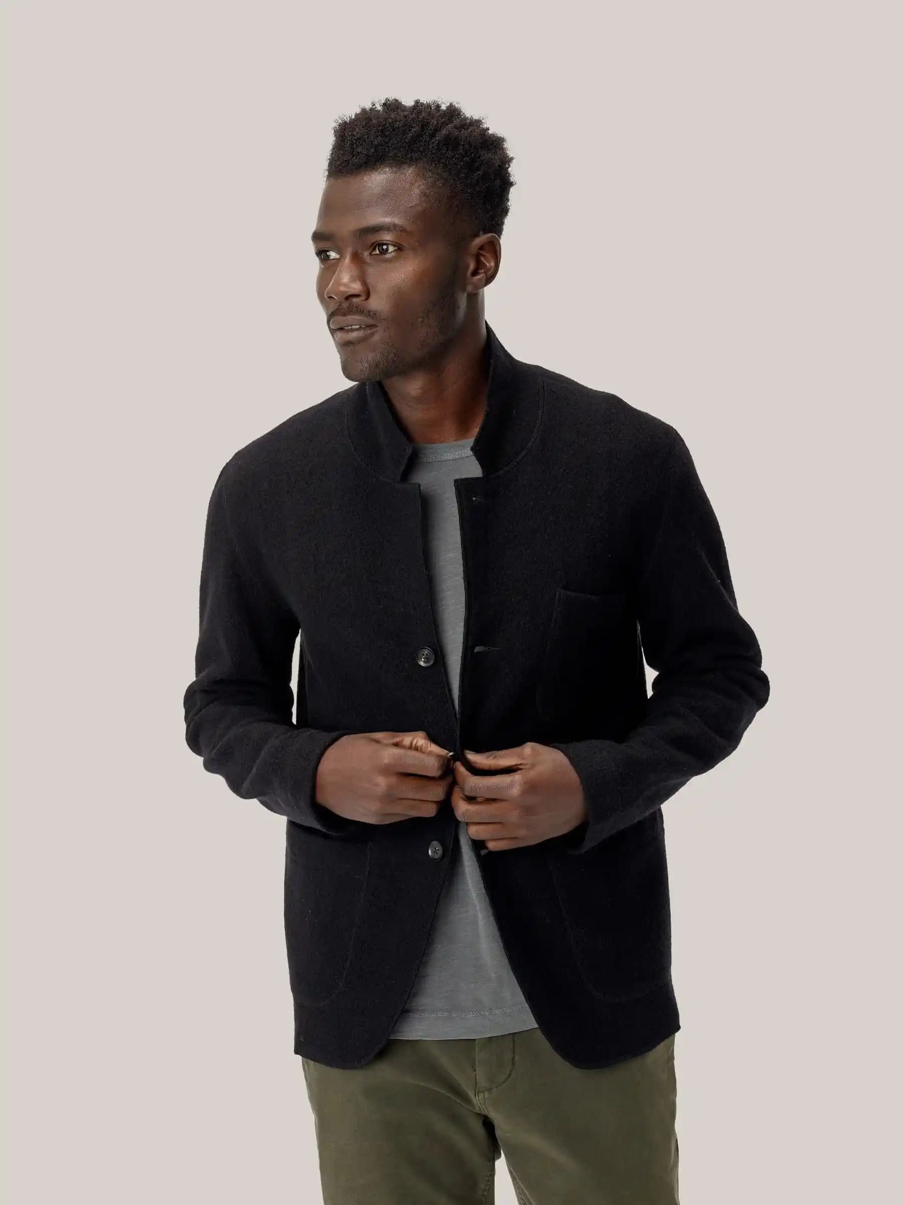 Buck Mason Keçeleştirilmiş Chore Coat: İnce Yapı ve Hafif Tasarım Özellikleri