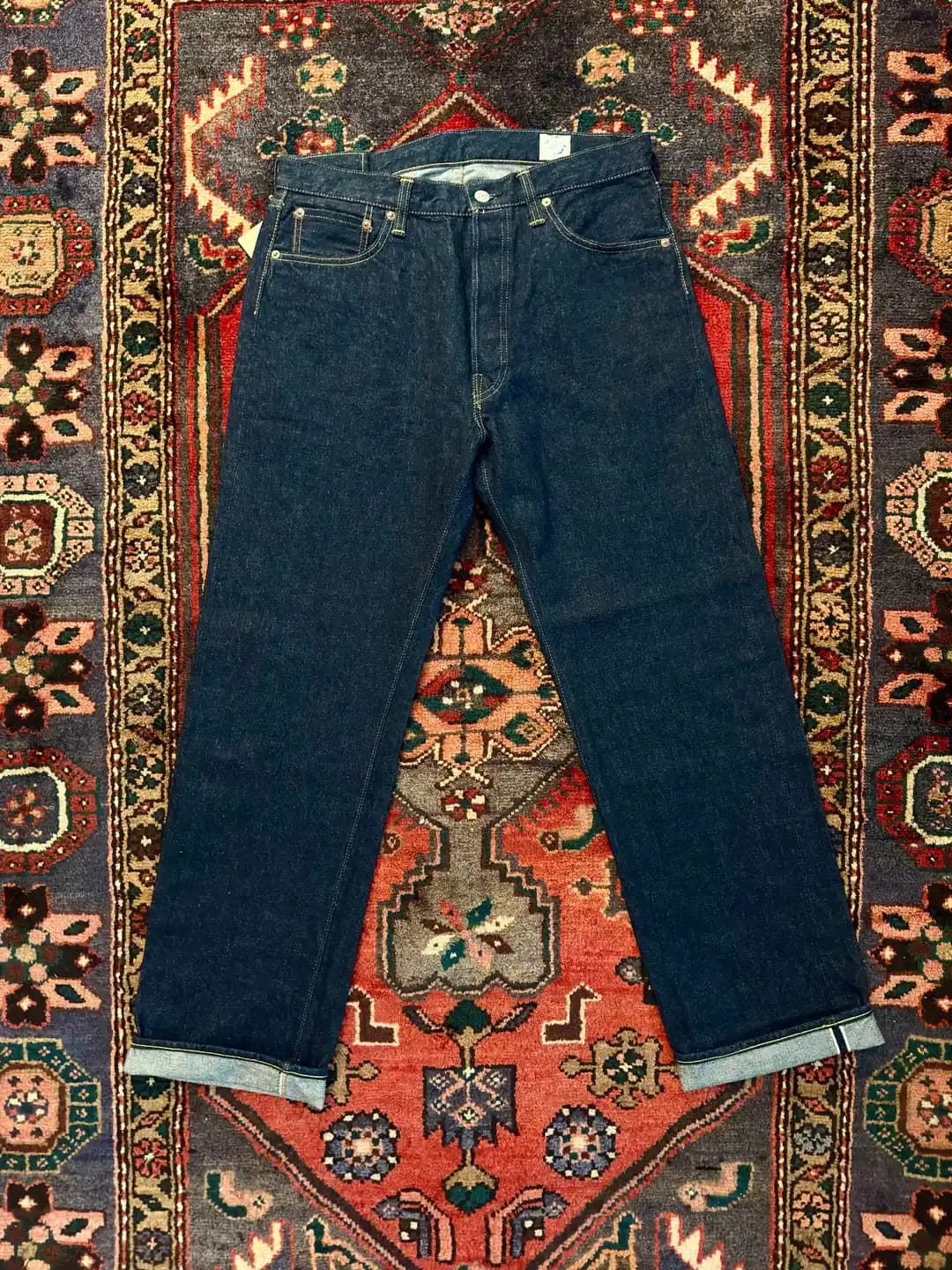 İlk Giyilmeden Önce Kot Pantolon Yıkamanın Avantajları ve Dezavantajları Üzerine Detaylı İnceleme