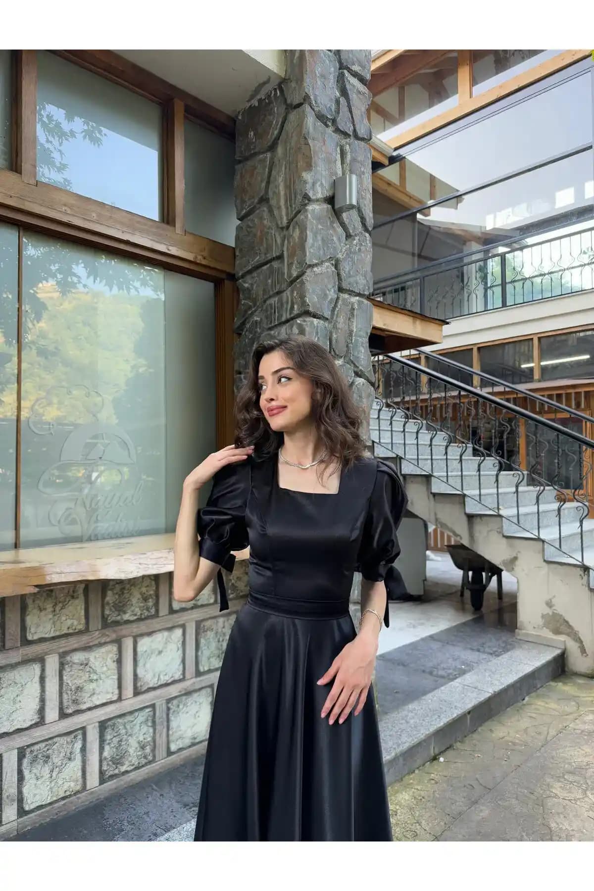 Rüya Elbisenizi Seçmek: Moda Dünyasının Öne Çıkan Tasarımcıları ve Fonksiyonel Seçenekleri