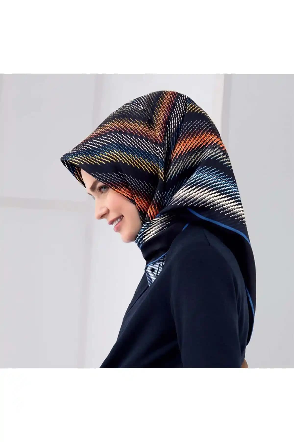 Armine Sport Eşarp 7875P-09 Tivil: Şıklık ve Konfor Sunan Modern Günlük Eşarp