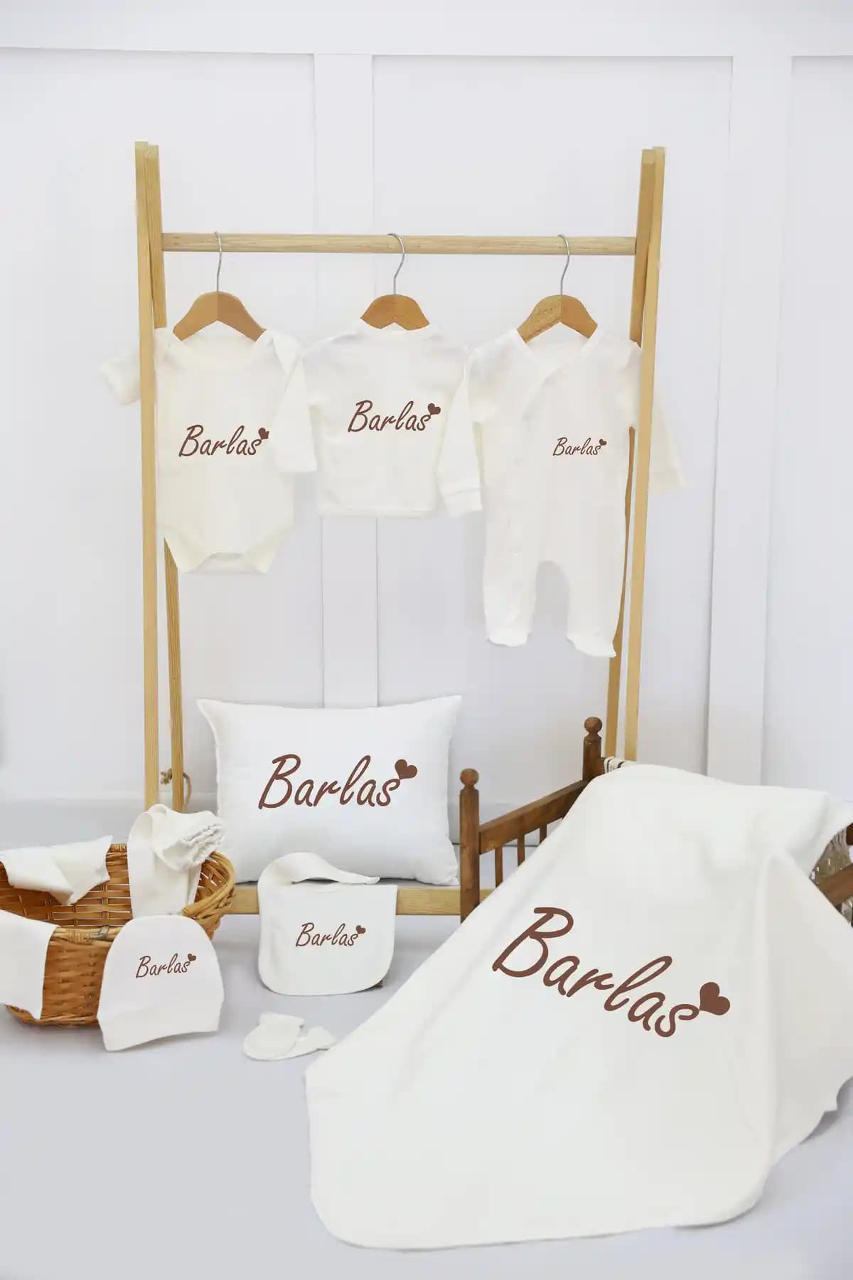 Butikbebecik 11'li Hastane Çıkışı Seti Organik Pamuklu Bebek Giyim Ürünleri