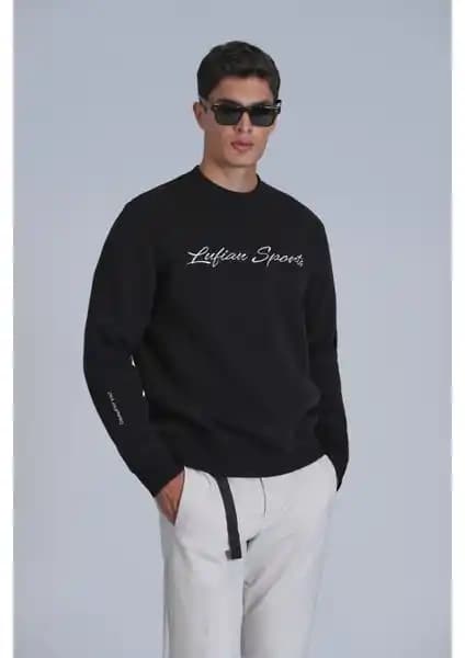 Lufian Loved Erkek Sweatshirt: Şıklık ve Konfor Sunan Modern Erkek Giyim Parçası