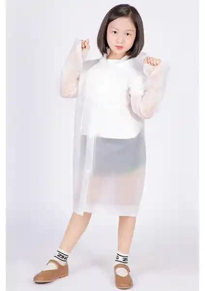 Marlux Beyaz Çocuk Yağmurluk MARCYGM006: Güvenli ve Şık Yağmur Koruyucu Çocuk Giyim Ürünü