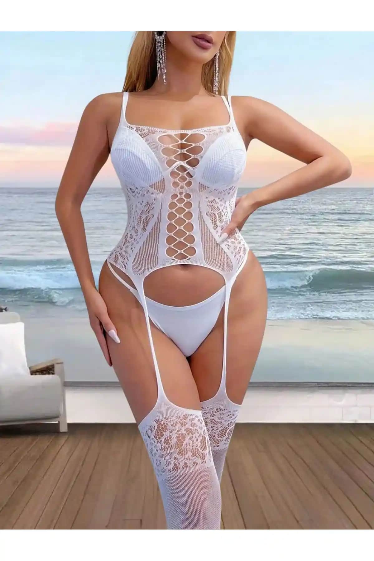 Butiksultans Beyaz Jartiyerli Lüks Çorap: Şıklık ve Konforun Buluştuğu Tasarım