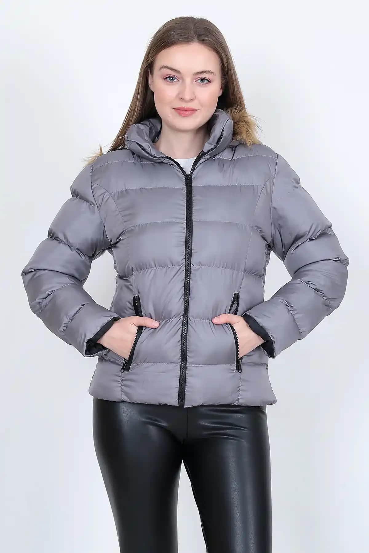 EMİRAQLİFE KISA KÜRKLÜ ŞİŞME MONT: Modern ve İşlevsel Kış Spor ve Günlük Kullanım İçin