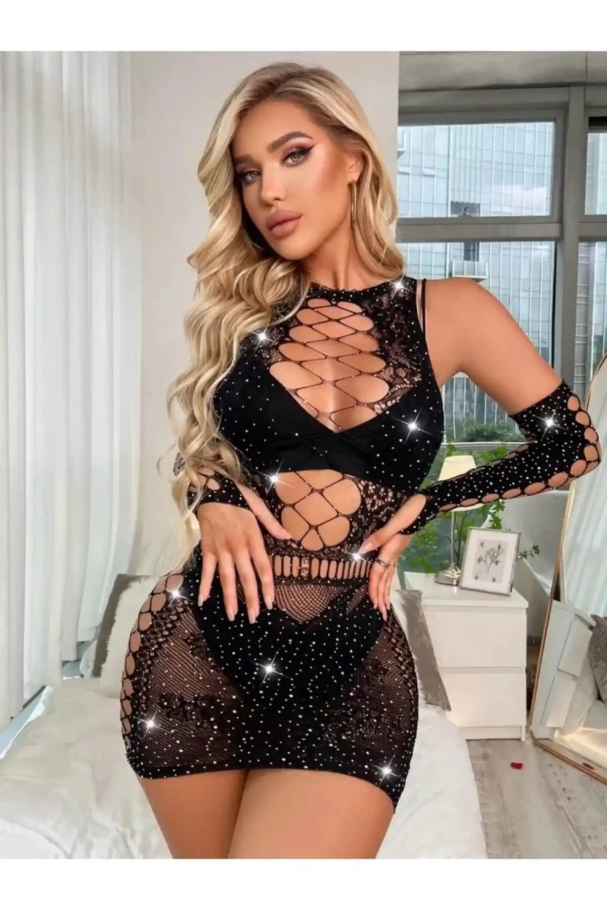 HayalGecesi Kadın Siyah Eldivenli Mini Elbise ve Vücut Çorabı ile Şıklık ve Çekicilik Artar
