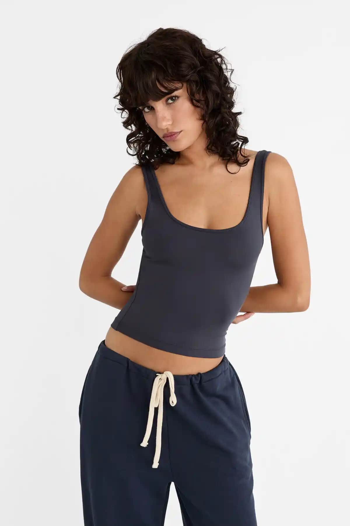 Stradivarius Poliamid T-shirt: Şık ve Konforlu Günlük Kullanım İçin Uygun Tasarım