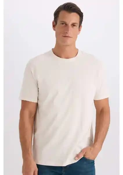 DeFacto New Regular Fit Bisiklet Yaka Basic Kısa Kollu Tişört – Konfor ve Şıklık