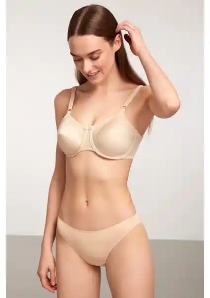 Kom Nelly Sütyen Ten: Toparlayıcı, Rahat ve Estetik Tasarımlı Sütyen Modeli