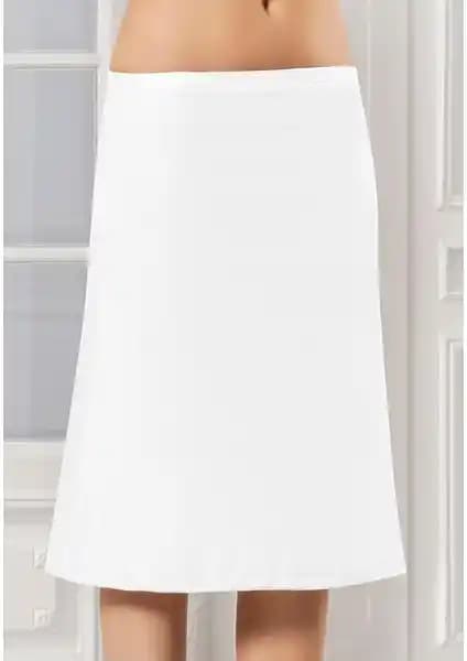 NBB Beyaz Uzun Diz Altı Jüpon: Şıklık ve Konforu Bir Arada Sunan Tasarım