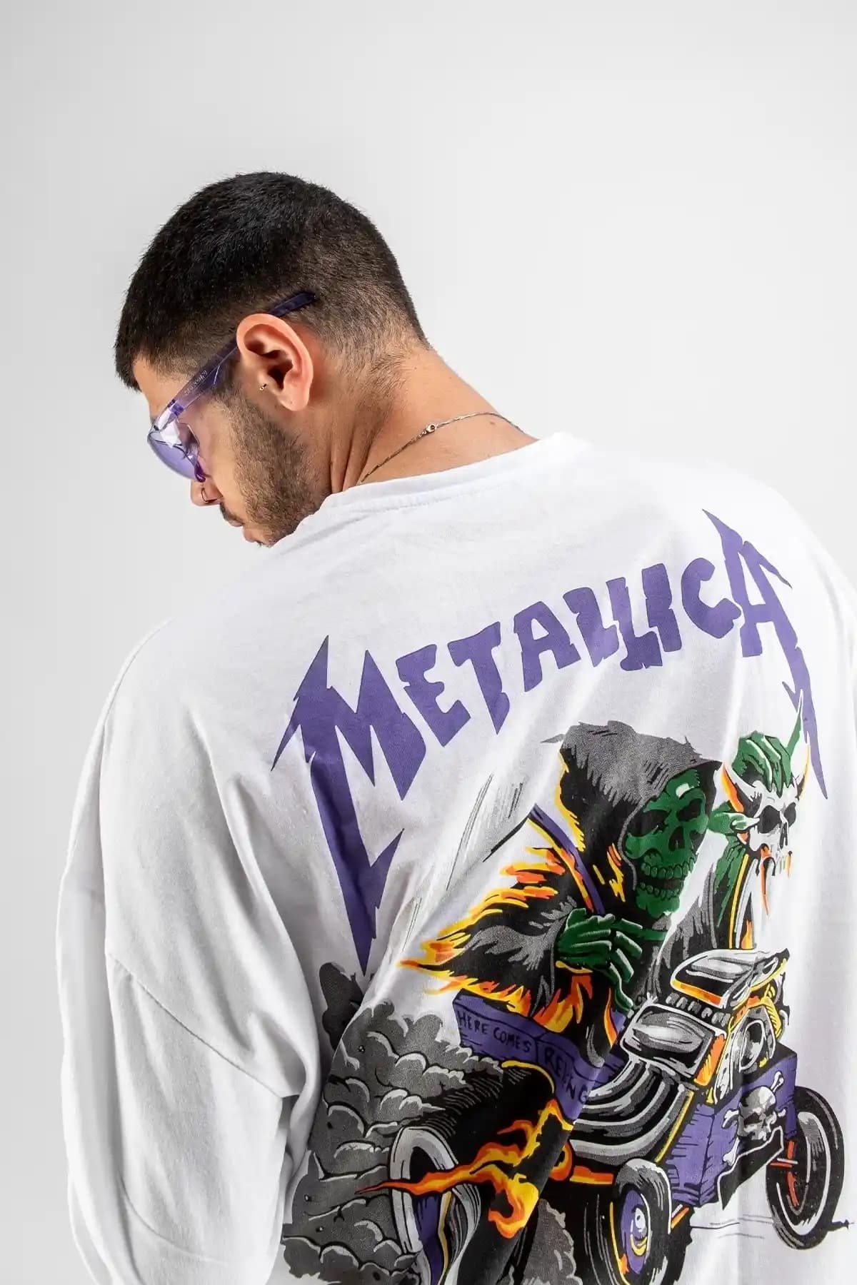 Sekizbiraltı Metallica Mor Sırt Baskılı Unisex Oversize Beyaz Tişört Özellikleri ve Kullanımı