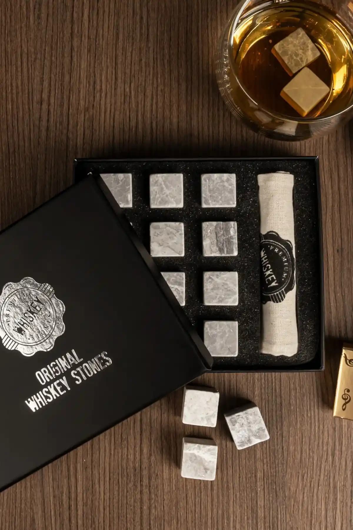 Atlantis Viski Taşı Seti: Estetik ve Doğal Malzemelerle Hafif Soğutma Çözümü