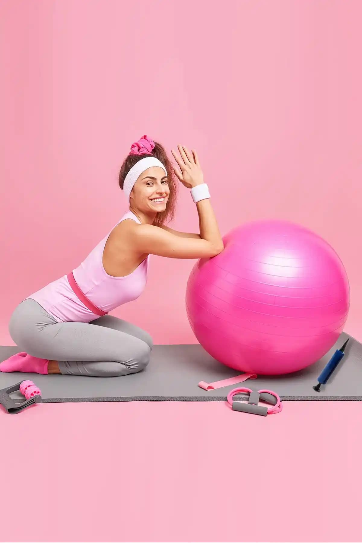 Hsport Dayanıklı 65 cm Çok Renkli Pilates Topu ve Pompa Seti Spor ve Egzersiz İçin