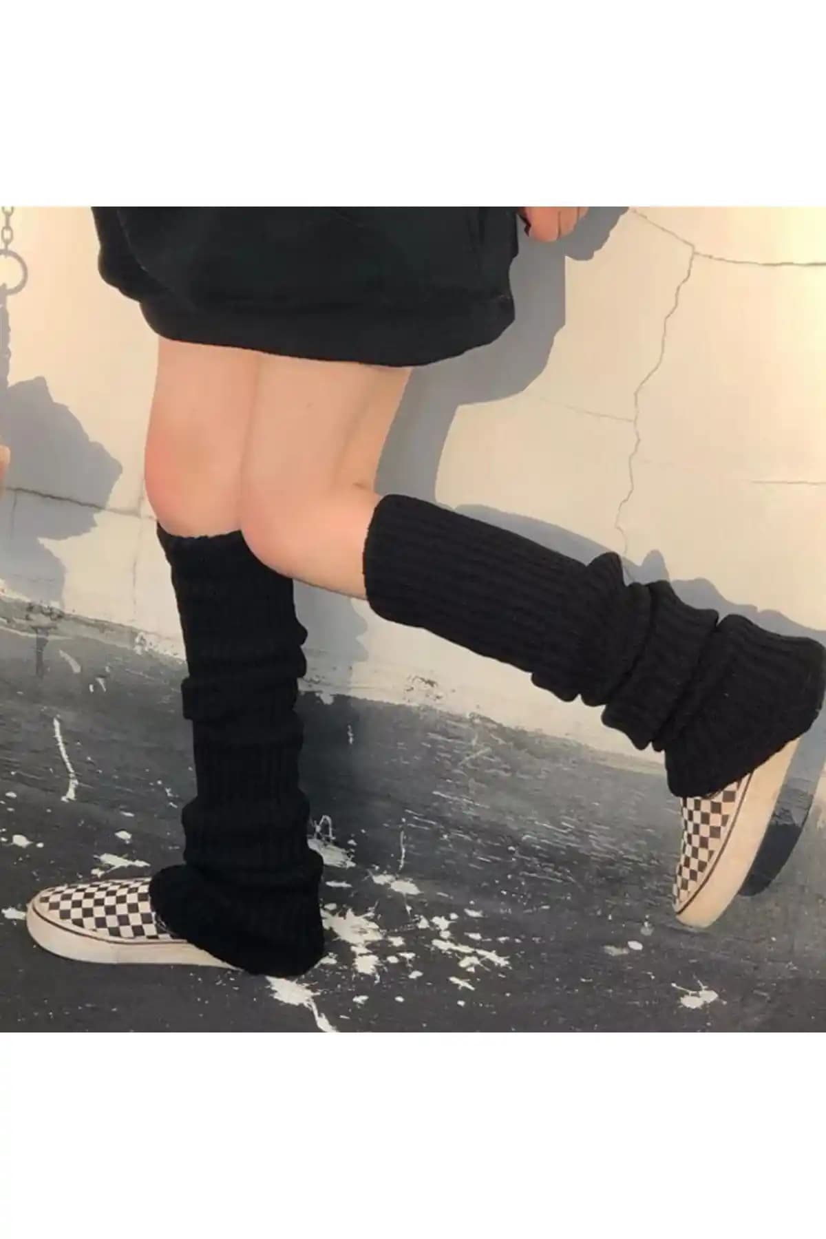 Köstebek Düz Siyah Kışlık Kalın Bol Tozluk: Şıklık ve İşlevselliğin Birleşimi