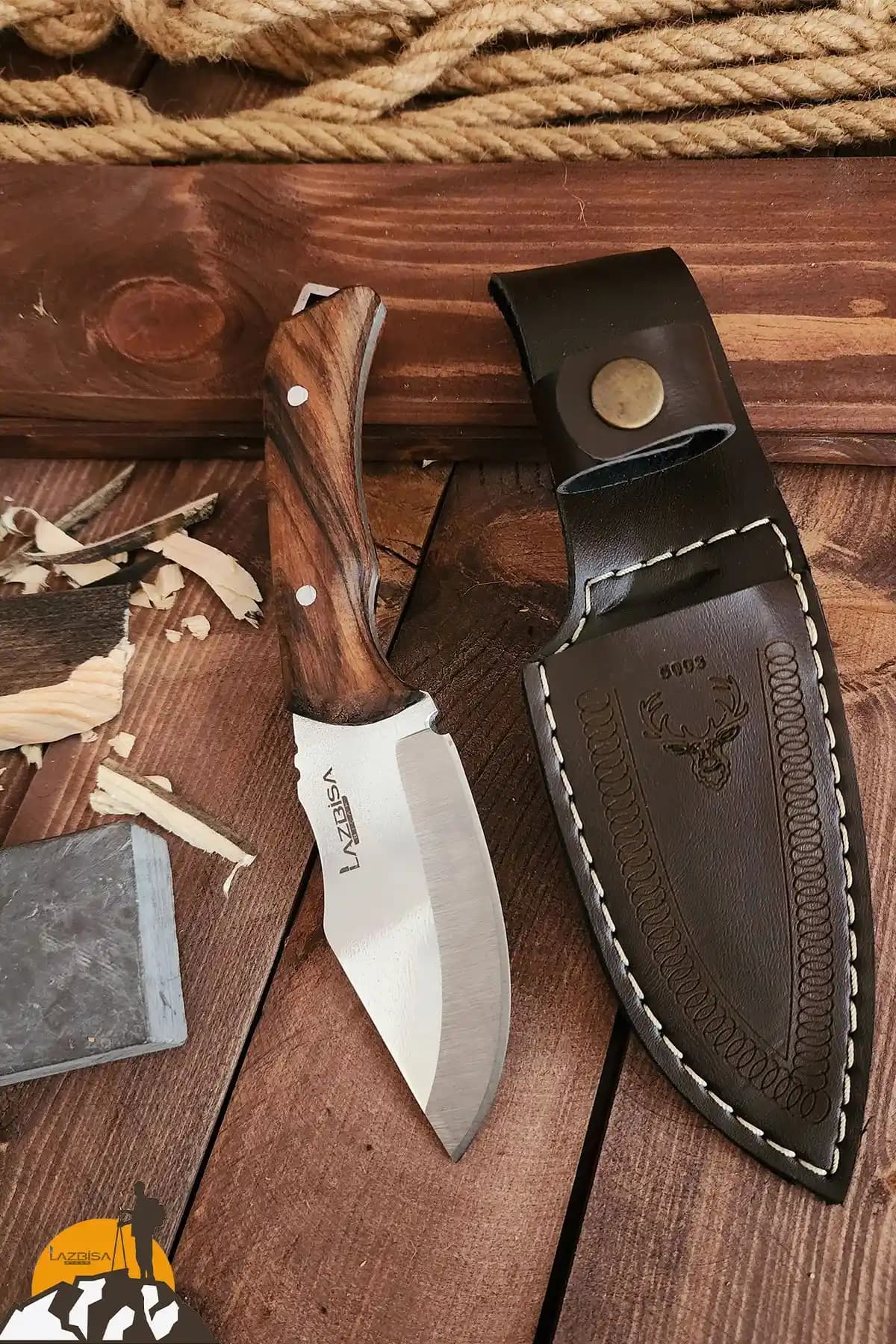 Lazbisa Kamp Bıçağı: Dayanıklı ve Şık Ceviz Ağacı Saplı Outdoor Bıçakları
